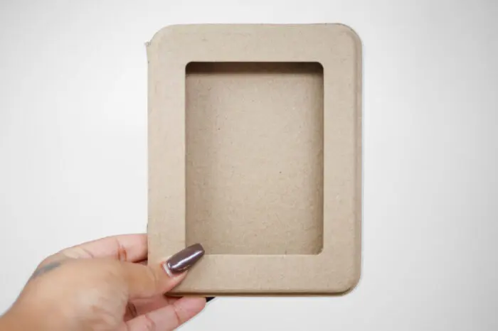holding greeting card box