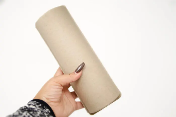 holding large tube clamshell
