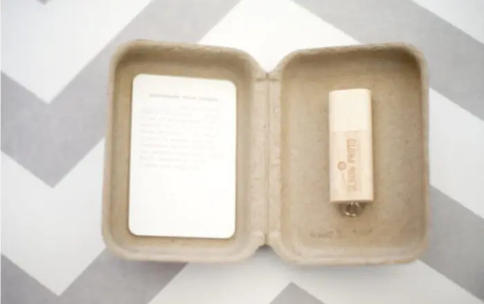 USB thumb drive packaging