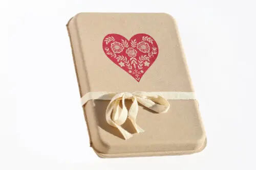 large shallow clamshell with screen print